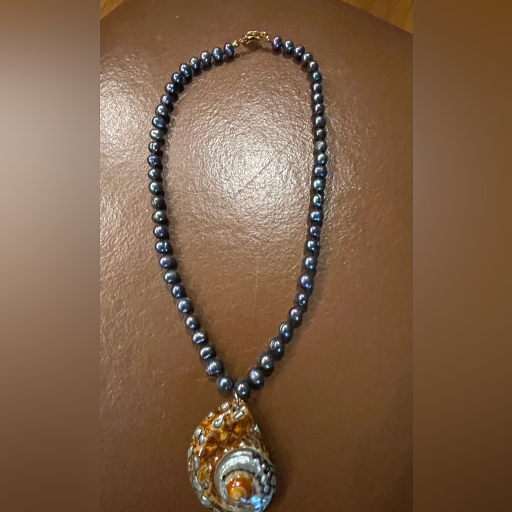 Iridescent Mother of Pearl necklace